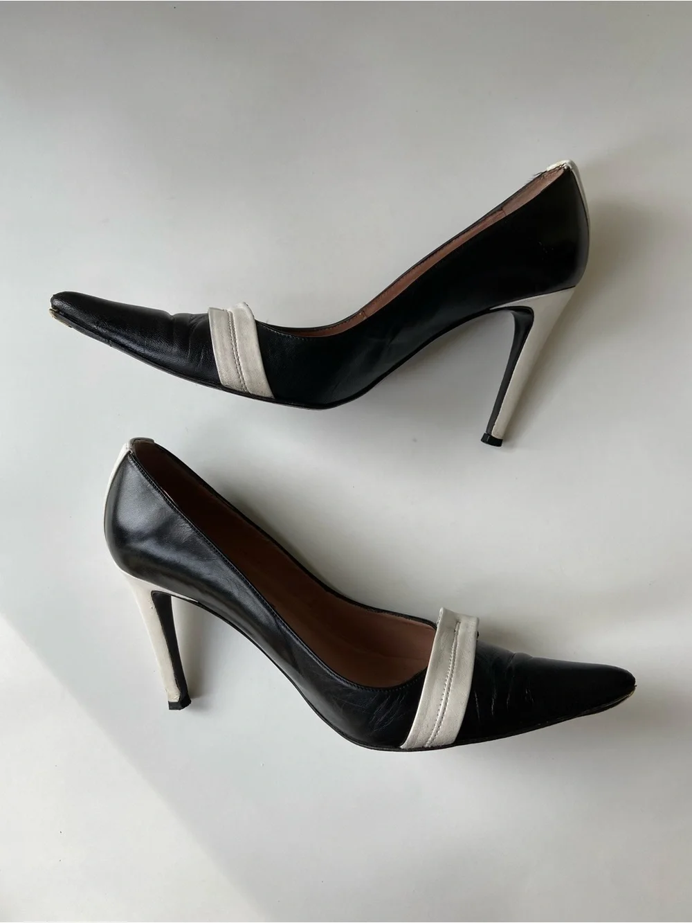 Vintage David Black and White Leather Pointed-Toe Pumps